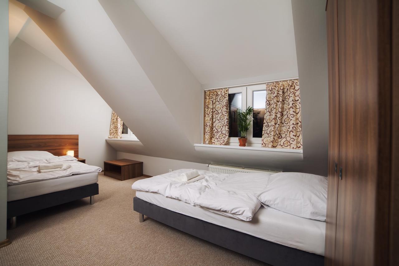 Gosciniec Lizawka Hotel Poznan Ngoại thất bức ảnh