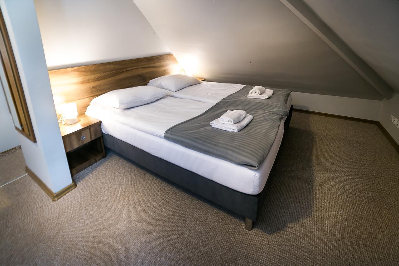 Gosciniec Lizawka Hotel Poznan Ngoại thất bức ảnh