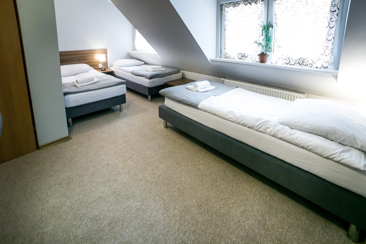 Gosciniec Lizawka Hotel Poznan Ngoại thất bức ảnh