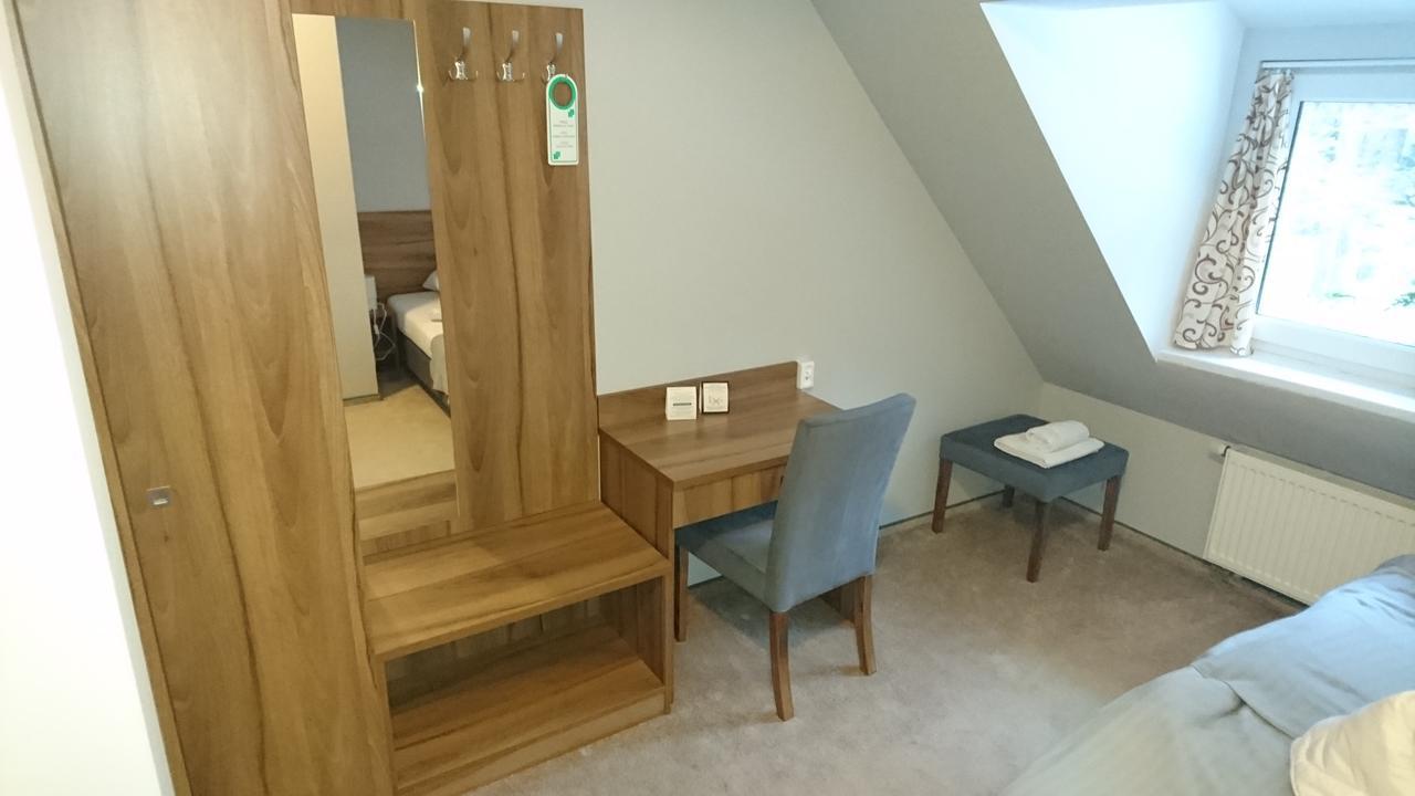 Gosciniec Lizawka Hotel Poznan Ngoại thất bức ảnh