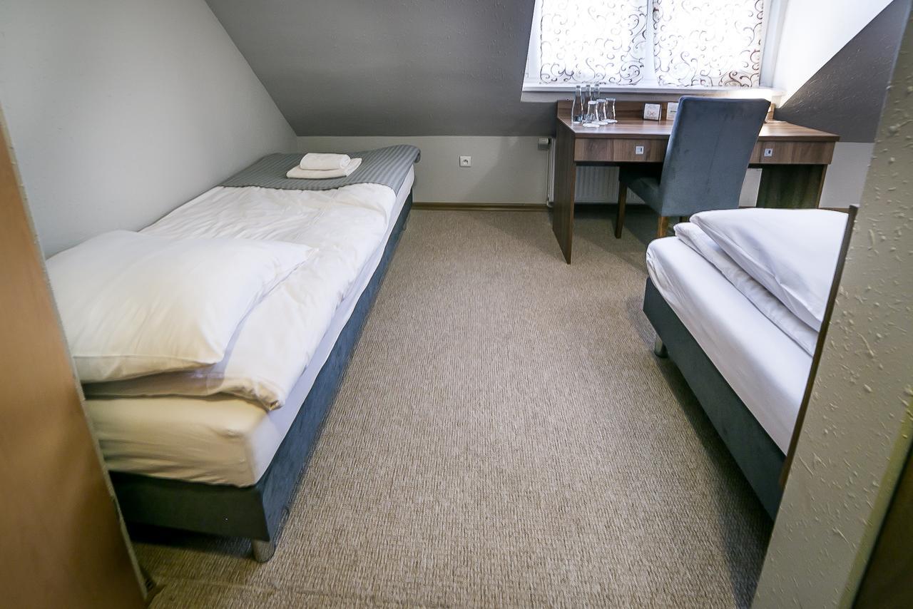 Gosciniec Lizawka Hotel Poznan Ngoại thất bức ảnh
