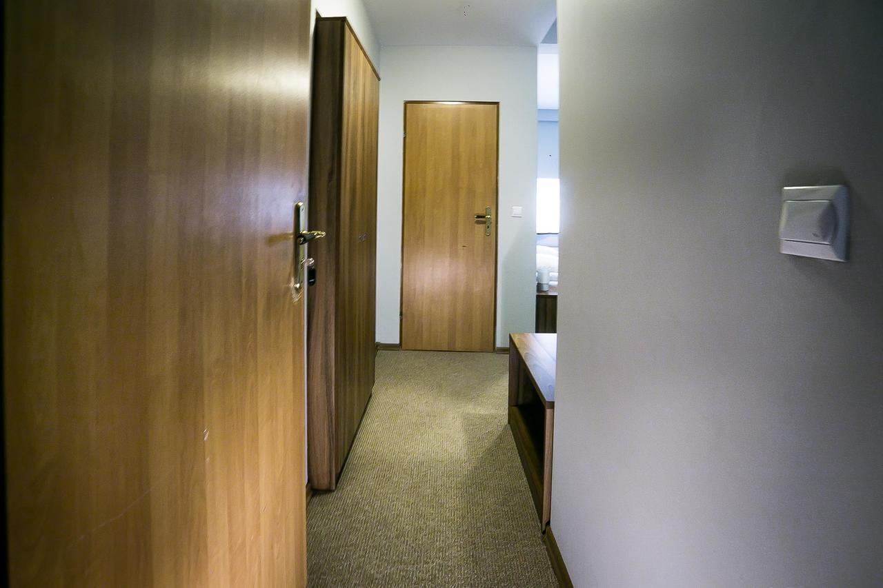 Gosciniec Lizawka Hotel Poznan Ngoại thất bức ảnh